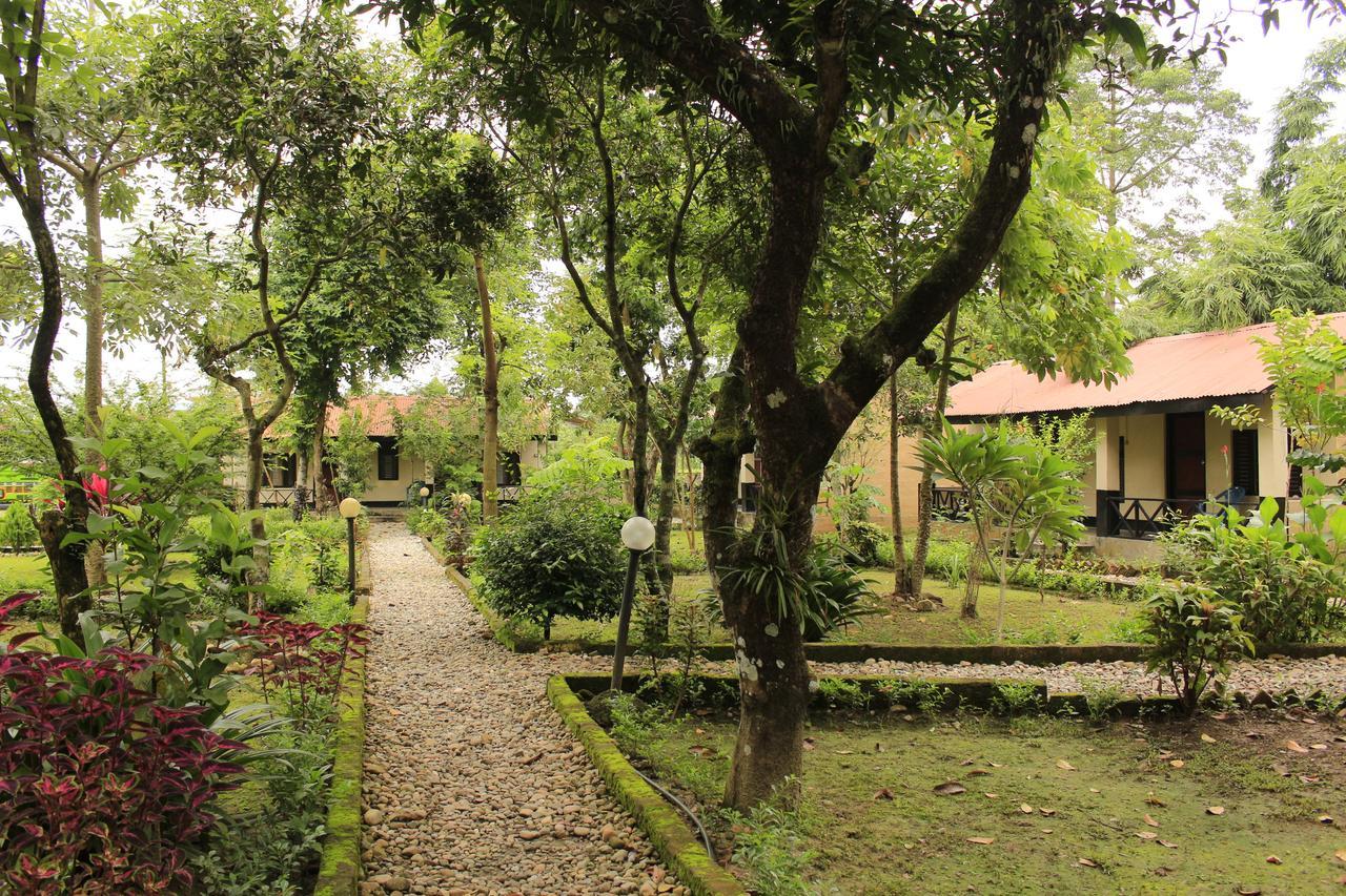 Chitwan Safari Camp & Lodge Sauraha Exterior photo