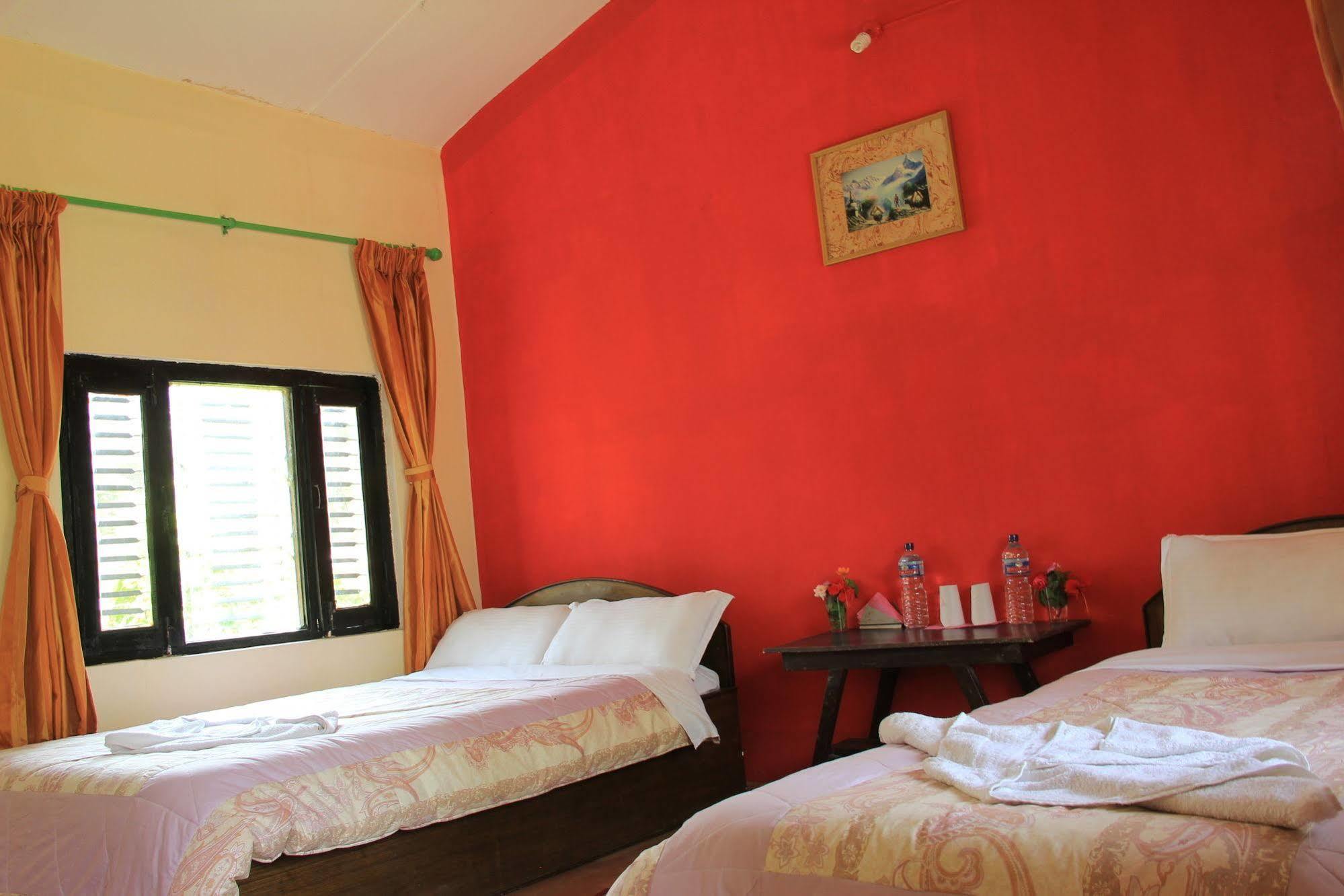 Chitwan Safari Camp & Lodge Sauraha Exterior photo