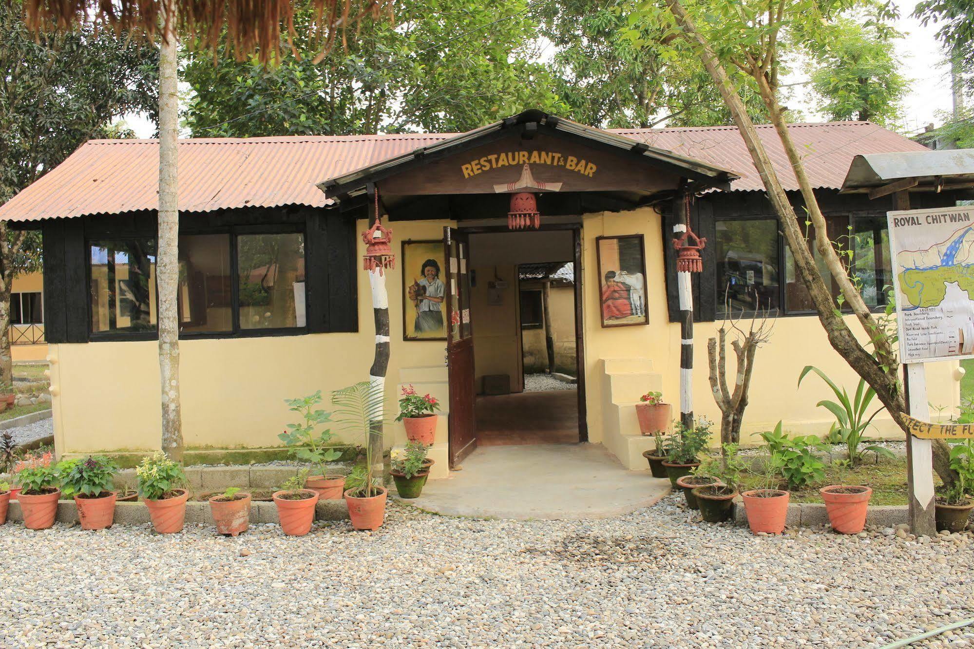 Chitwan Safari Camp & Lodge Sauraha Exterior photo